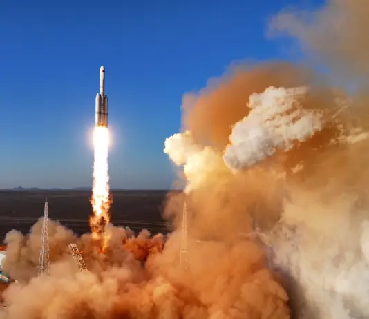 Cina, il Lijian-1 porta in orbita cinque satelliti