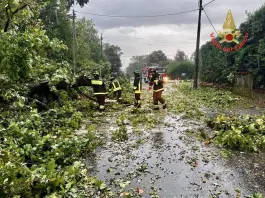 Maltempo in Lombardia, a Cremona si contano feriti e danni dopo la tromba d’aria