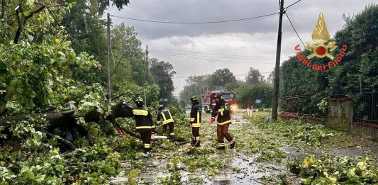 Maltempo, a Cremona si contano feriti e danni dopo il violento nubifragio / Video