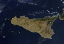 Etna ash cloud disrupts Malta flights for second day