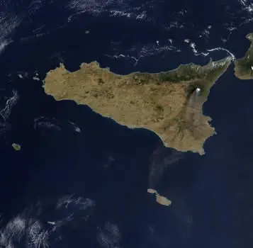 Etna ash cloud disrupts Malta flights for second day