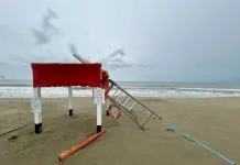 Ondata di maltempo al Centro-Nord: tromba d’aria in Toscana, evacuazioni in Lombardia / Video