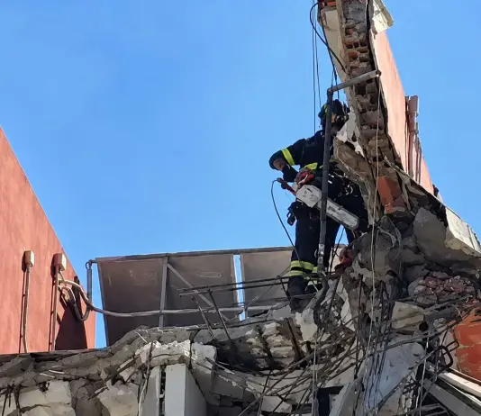 Continuano le ricerche dei dispersi dopo il crollo a Messina, il sindaco chiede lo stato di emergenza