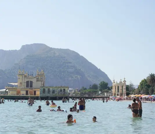 Palermo, nuova ordinanza sul divieto di balneazione lungo il litorale di Mondello. Ass. Ferrandelli “Stiamo agendo con responsabilità” / Video