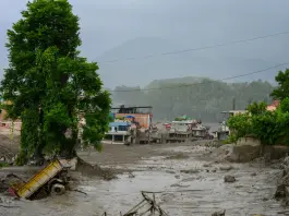 Alluvione in Nepal al confine col Tibet, cresce a 469 il bilancio delle vittime. Farnesina “Tre italiani irreperibili” / Video