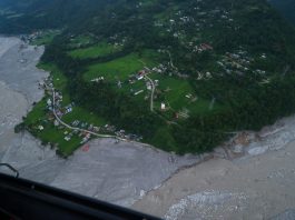 Nepal, sono 919 i corpi recuperati dopo le devastanti inondazioni. Proseguono le operazioni di ricerca e soccorso / Video