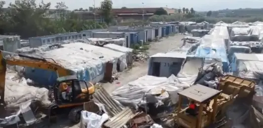 Blitz della Polizia nei campi rom a Roma, Bari, Napoli e Reggio Calabria: 10 arresti