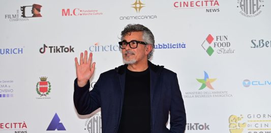 Paolo Genovese, il regista di “Perfetti sconosciuti” compie 60 anni