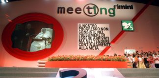 Papi e Meeting, dalla storica visita di Giovanni Paolo II all’atteso arrivo di Leone XIV