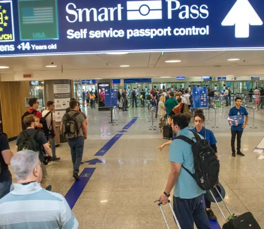 Spagna, implementati i controlli alle frontiere per i viaggiatori in arrivo dall’Italia. Il commissario Ue Brunner sente i due Paesi