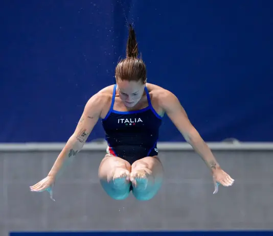 Tuffi, Pellacani medaglia d’oro dal trampolino 3 metri agli Europei di Parigi. Conte e Pelligra argento nel sincro dalla piattaforma 10m