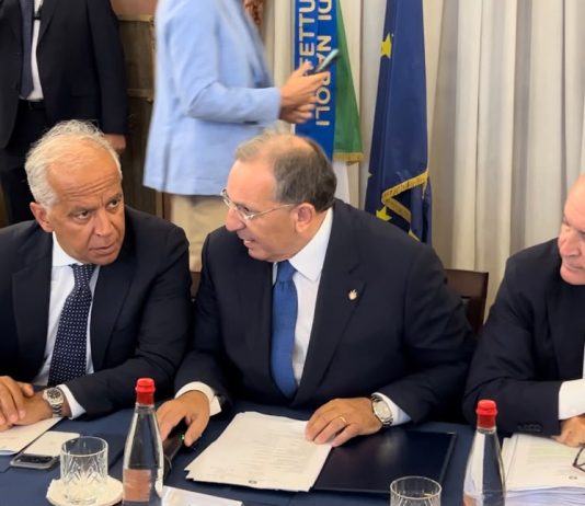 Campi Flegrei, vertice in Prefettura a Napoli con il ministro Piantedosi