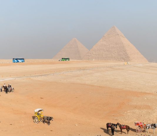 Egitto, alle Piramidi di Giza la sesta edizione della mostra di arte contemporanea “Forever Is Now” dal 4 al 28 novembre