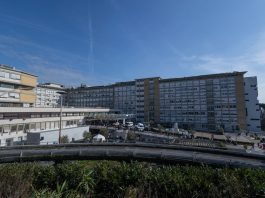 Roma, in fiamme cabina elettrica adiacente al centro di emodialisi del Policlinico Gemelli: pazienti evacuati, nessun ferito