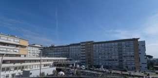 Roma, in fiamme cabina elettrica adiacente al centro di emodialisi del Policlinico Gemelli: pazienti evacuati, nessun ferito