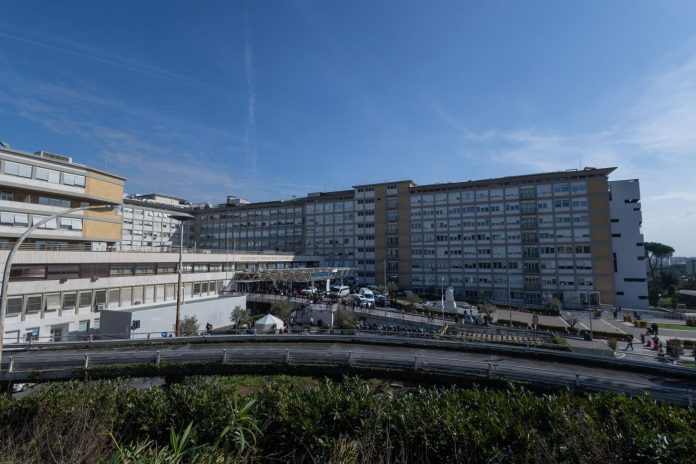 Roma, Il Policlinico Gemelli nei giorni del ricovero di Papa Francesco