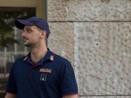 Torna a rapinare la stessa farmacia a distanza di 24 ore, fermato un 59enne a Roma