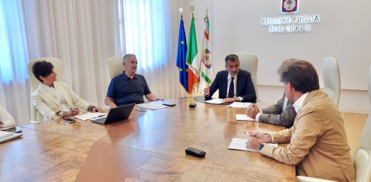 Prima riunione unità di crisi sanitaria Regione Puglia, Decaro “Razionalizzare spesa e ottimizzare i servizi”