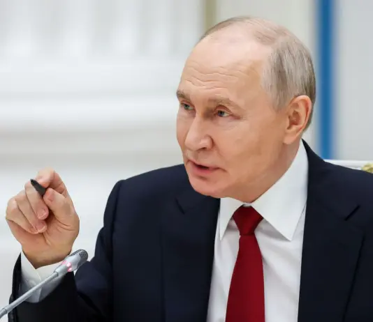 Russia, Putin “Gli attacchi ucraini ci arrecano danni, rafforzare la difesa e la sicurezza del Paese”