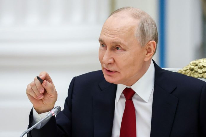 Russia: Russia's President Putin meets with servicemen who fought in special military operation