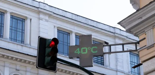 Caldo record, oggi nuovo picco dell’estate: bollino rosso in 25 città