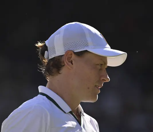 Jannik Sinner rinuncia agli Us Open: “Ho bisogno di più tempo per riprendermi dal problema al ginocchio”