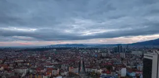 Bulgaria, gruppo di naziskin assedia l’albergo che ospita adolescenti ebrei italiani a Sofia