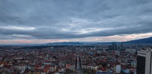 Bulgaria, gruppo di naziskin assedia l’albergo che ospita adolescenti ebrei italiani a Sofia