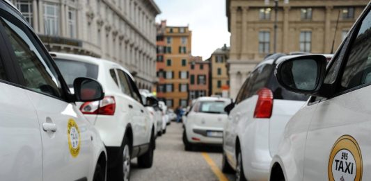 In Liguria al via il bando 2026 per la riqualificazione del servizio di trasporto pubblico dei taxi