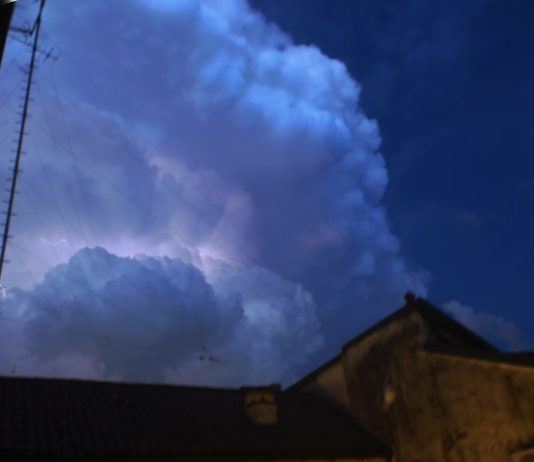 Campania, scatta l’allerta gialla per i temporali