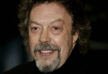 E’ morto Tim Curry, l’attore celebre per “The Rocky Horror Picture Show” e “It” aveva 80 anni