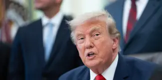 Trump “Lo stretto di Hormuz riaprirà molto presto, altrimenti l’Iran sarà colpito duramente”
