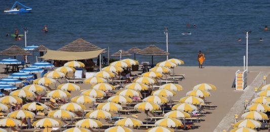 Caro-vacanze, Anasf “Una settimana costa in media 2.325 euro a famiglia”