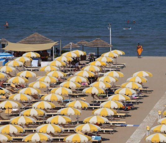 Caro-vacanze, Anasf “Una settimana costa in media 2.325 euro a famiglia”