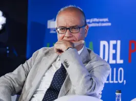 Firmato il Ccnl Istruzione e Ricerca per il triennio 2022-2024, Valditara “Valorizziamo il personale”