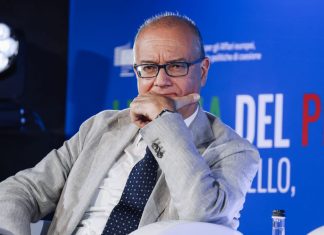 Firmato il Ccnl Istruzione e Ricerca per il triennio 2022-2024, Valditara “Valorizziamo il personale”