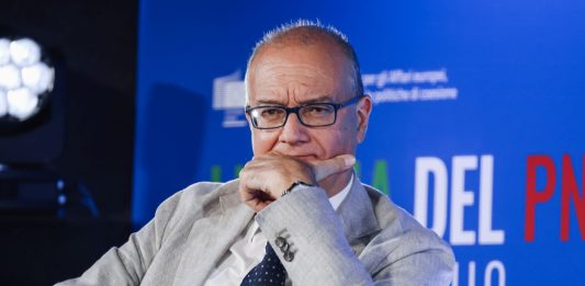Valditara “Dispersione scolastica scesa al 7,3%, percentuale record. L’IA può aiutarci ad andare verso una didattica a misura di studente”