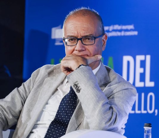 Valditara “Dispersione scolastica scesa al 7,3%, percentuale record. L’IA può aiutarci ad andare verso una didattica a misura di studente”
