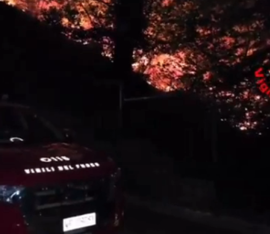 Fiamme sul monte Goi nel Comasco, evacuate alcune famiglie