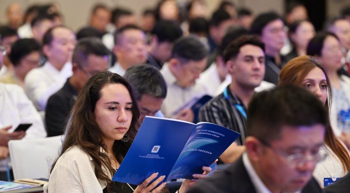 Cina: Tianjin, al via forum sui consumi e fiera per investimenti e commercio (1)