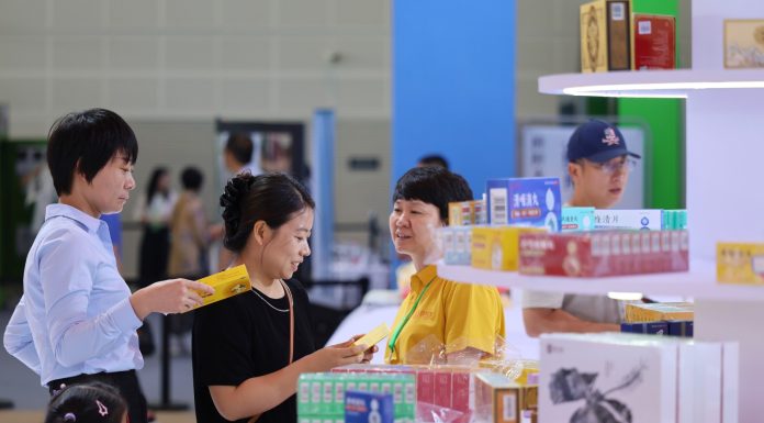 Cina: Tianjin, al via forum sui consumi e fiera per investimenti e commercio (3)