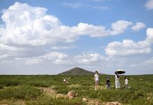 Cina: boom di turisti a Xuan’en durante le vacanze estive (2)