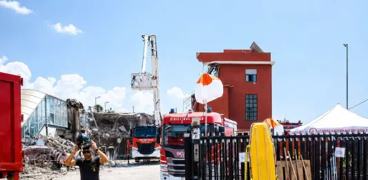 Crollo della palazzina a Messina, si scava ancora tra le macerie alla ricerca degli ultimi due dispersi