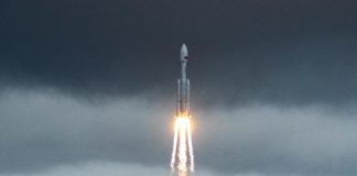 Cina: Long March-8A porta in orbita nuovi satelliti Internet (1)