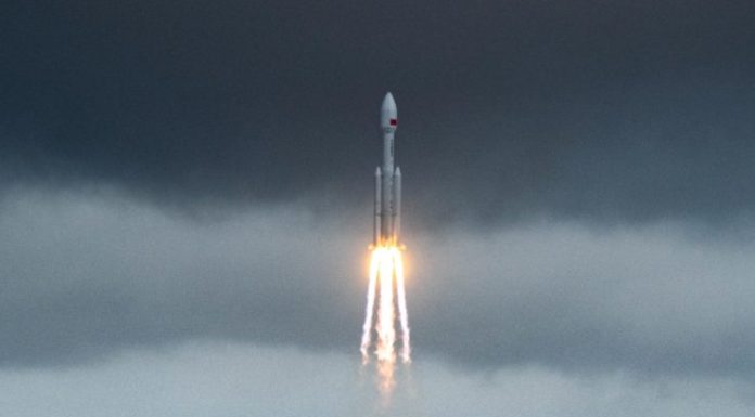 Cina: Long March-8A porta in orbita nuovi satelliti Internet (1)