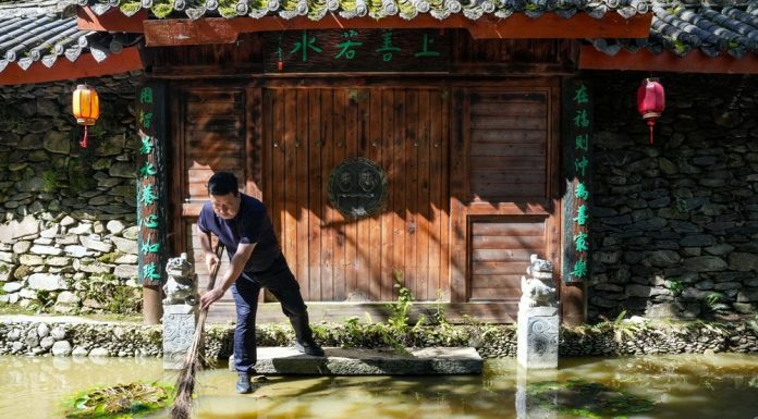 Cina: nel Gansu interventi di ripristino dopo le forti piogge (1)