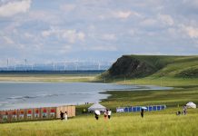 Cina: il “Lago di latte” affascina i turisti nella Mongolia Interna (1)