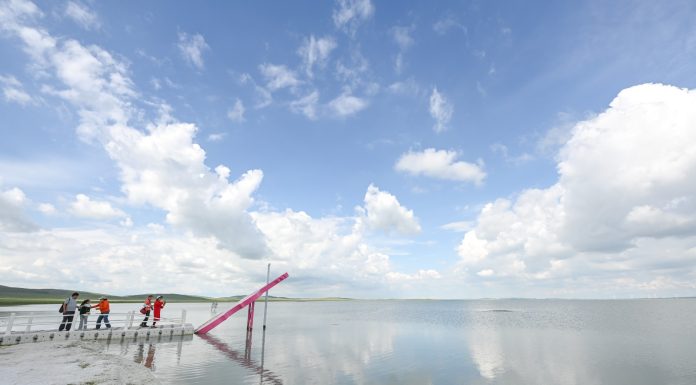 Cina: il “Lago di latte” affascina i turisti nella Mongolia Interna (3)