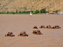 Cina: deserto, fiume Giallo, montagne e oasi attirano turisti a Shapotou (1)
