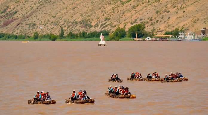 Cina: deserto, fiume Giallo, montagne e oasi attirano turisti a Shapotou (1)